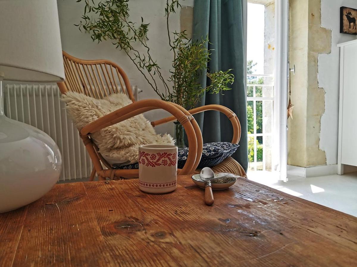 Quatre Chats Sous Un Pin Le Thoureil 外观 照片